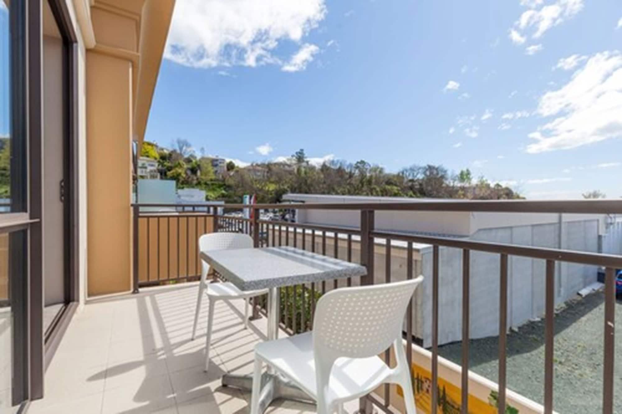 パラッツォ モーター ロッジ ネルソン エクステリア 写真 A balcony