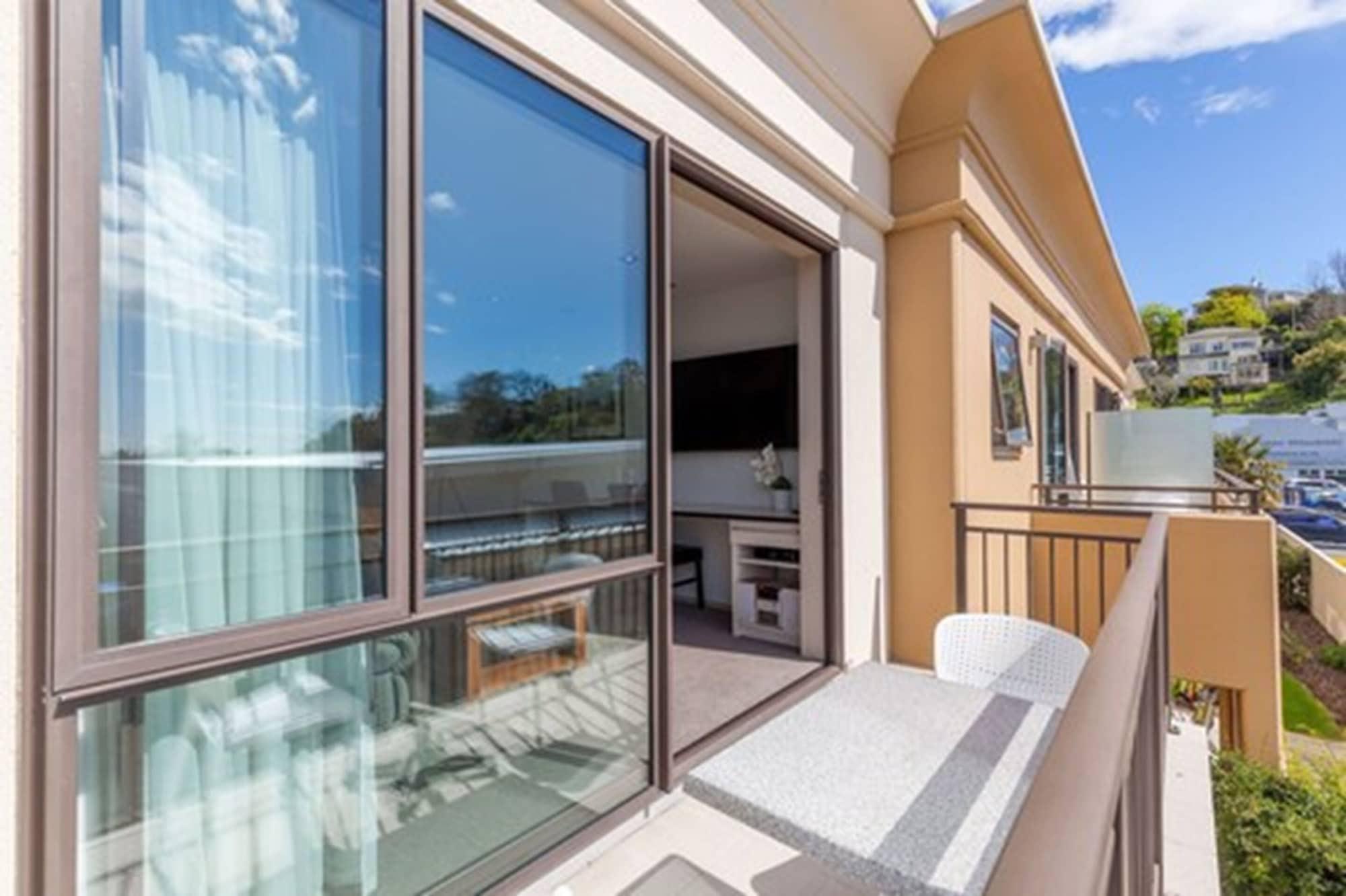 パラッツォ モーター ロッジ ネルソン エクステリア 写真 A balcony