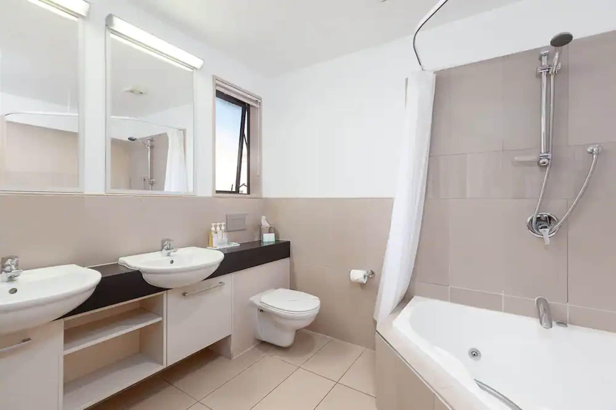 パラッツォ モーター ロッジ ネルソン エクステリア 写真 A bathroom
