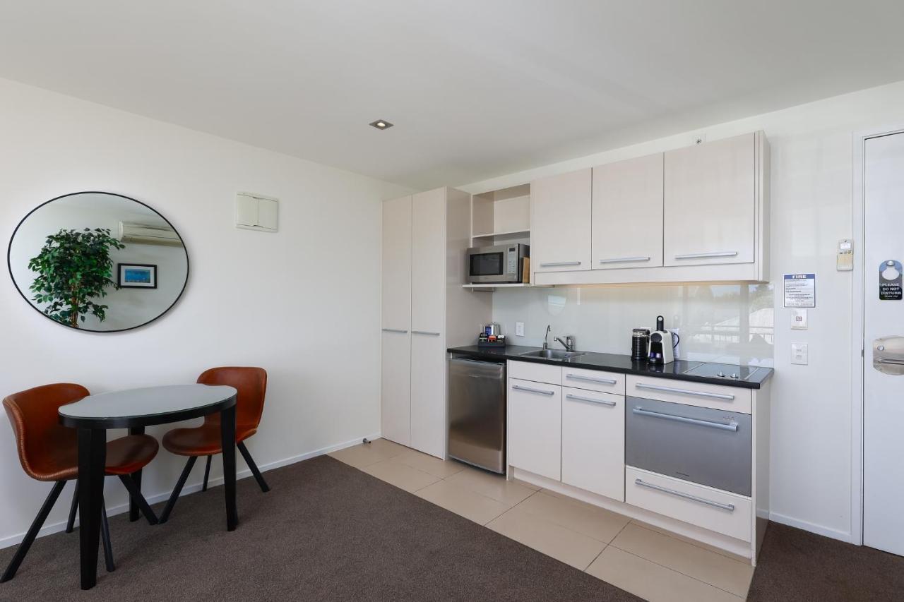 パラッツォ モーター ロッジ ネルソン エクステリア 写真 A kitchen in a serviced apartment