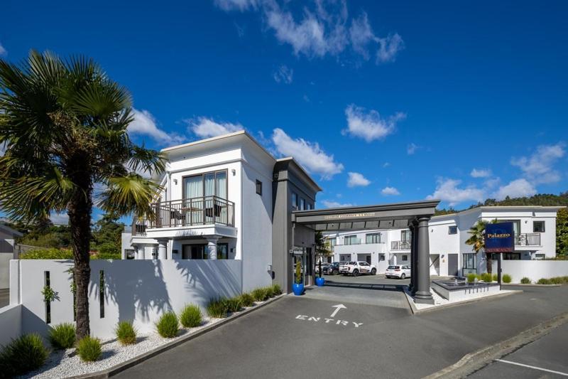 パラッツォ モーター ロッジ ネルソン エクステリア 写真 The entrance to the hotel