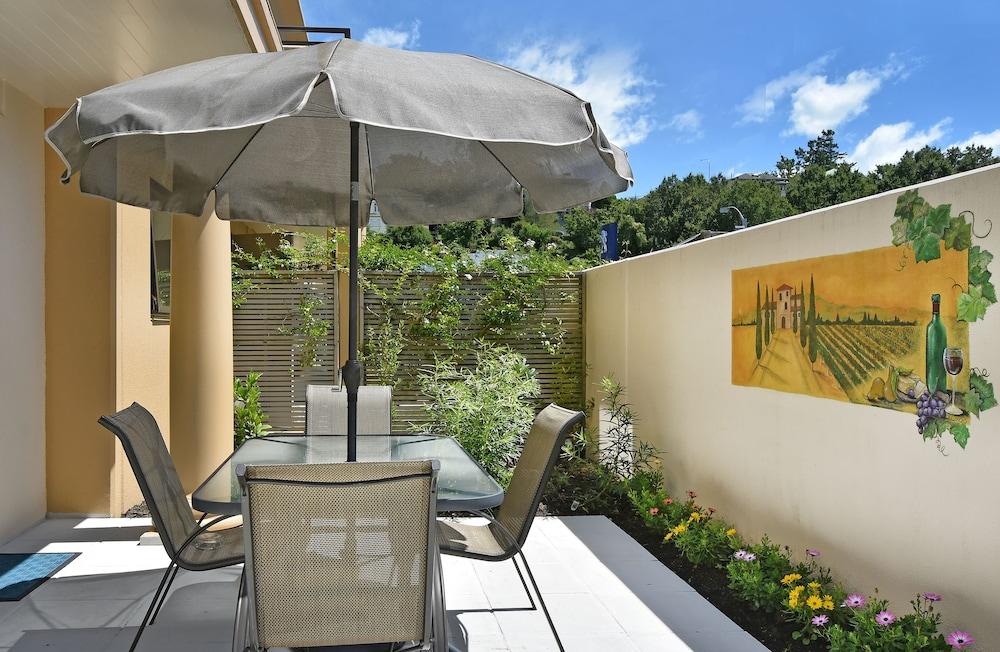 パラッツォ モーター ロッジ ネルソン エクステリア 写真 A patio