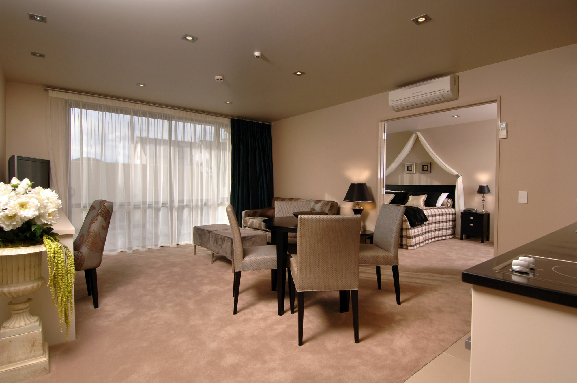 パラッツォ モーター ロッジ ネルソン エクステリア 写真 A suite at the Crowne Plaza Hotel, Auckland